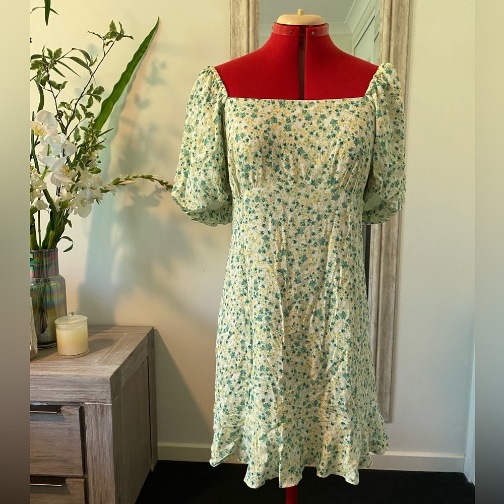 Size 16 ForeverNew Curve square neck puff sleeves dress in pistachio dit… - Picture 1 of 12